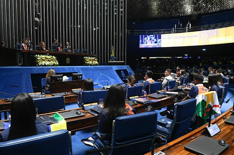 Estudantes no Plenário do Senado durante o Jovem Senador 2019