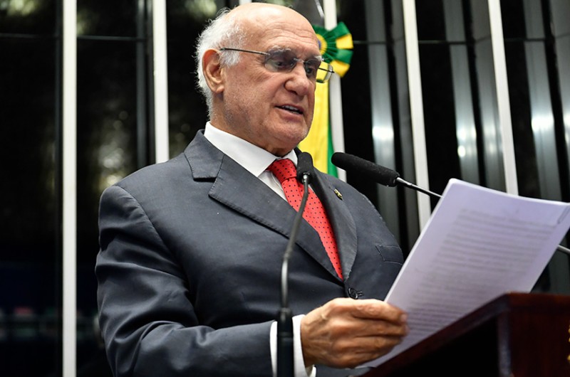 O senador Lasier Martins (Podemos-RS) criticou a Medida Provisória que extingue o Regime Especial da Indústria Química (Reiq) - Waldemir Barreto/Agência Senado