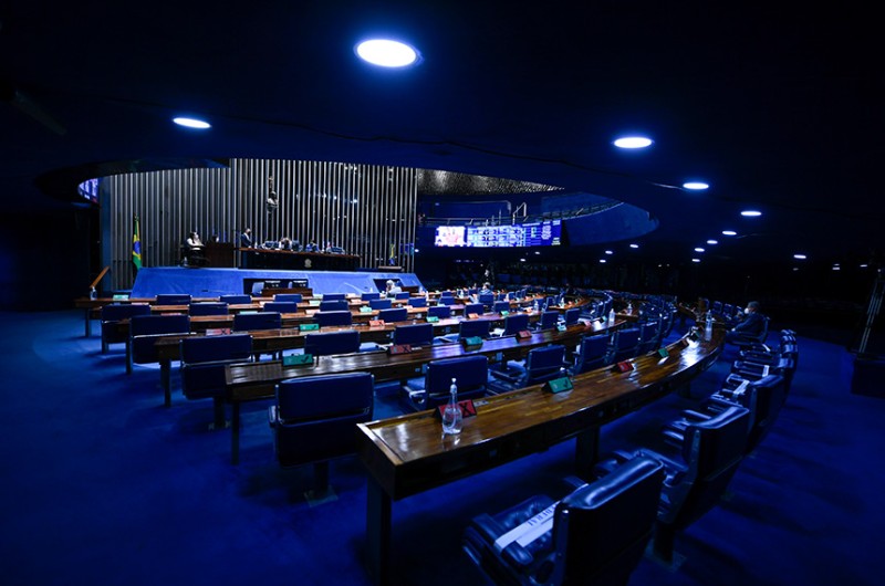 Também estão na pauta do Plenário desta terça-feira (22), a prioridade de acesso de pessoas com deficiência a órteses e próteses e a isenção de impostos para equipamentos fotográficos