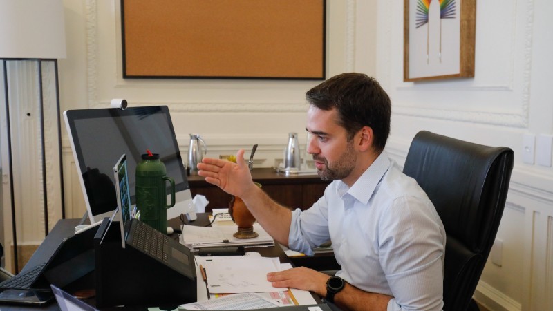 Conforme Leite, a uniformização total das alíquotas de combustíveis não faria sentido para o Rio Grande do Sul - Foto: Itamar Aguiar / Palácio Piratini