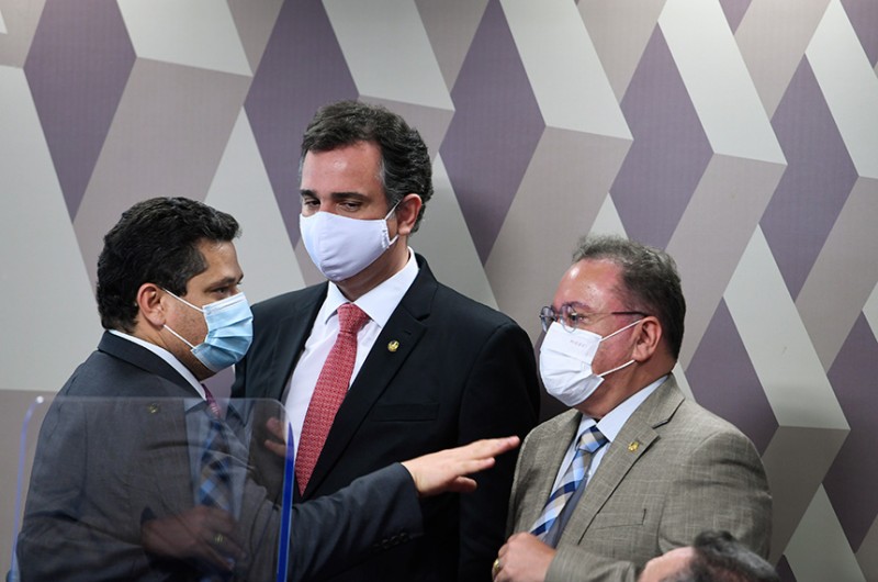 Davi Alcolumbre, Rodrigo Pacheco e Roberto Rocha em reunião da CCJ, em fevereiro - Edilson Rodrigues/Agência Senado