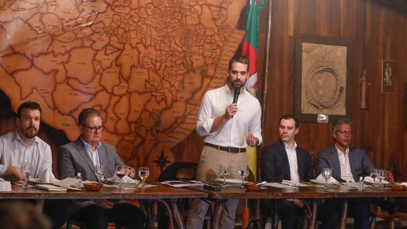 Juntos (com a Assembleia), certamente fizemos novas façanhas, e tenho certeza de que o RS seguirá avançando”, disse Leite - Foto: Itamar Aguiar / Palácio Piratini
