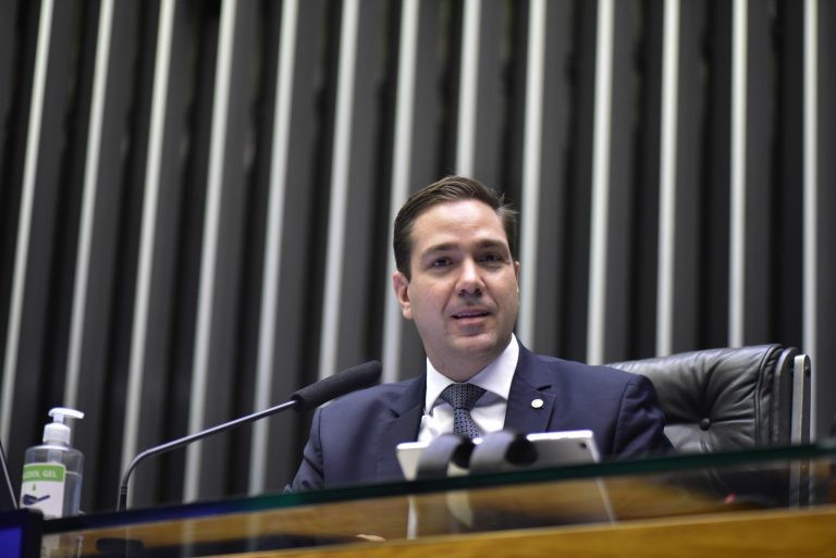 Bismarck: exigências e prazo exíguo prejudicam pequenas empresas - (Foto: Zeca Ribeiro/Câmara dos Deputados)