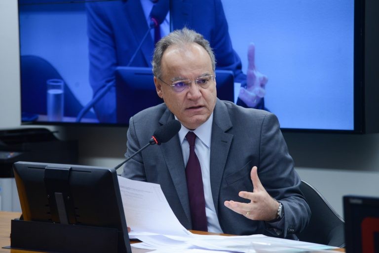 Samuel Moreira quer ampliar debate com perguntas da população por e-mail - (Foto: Billy Boss/Câmara dos Deputados)