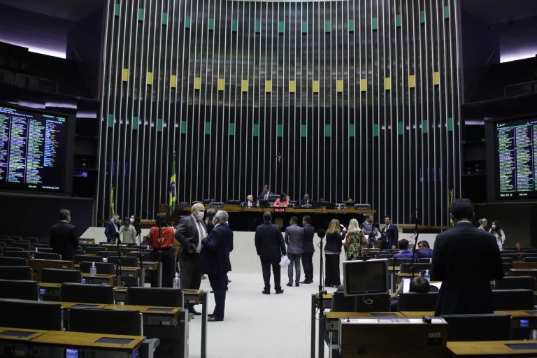 Câmara aprova proposta que quebra monopólio na fabricação de radiofármacos