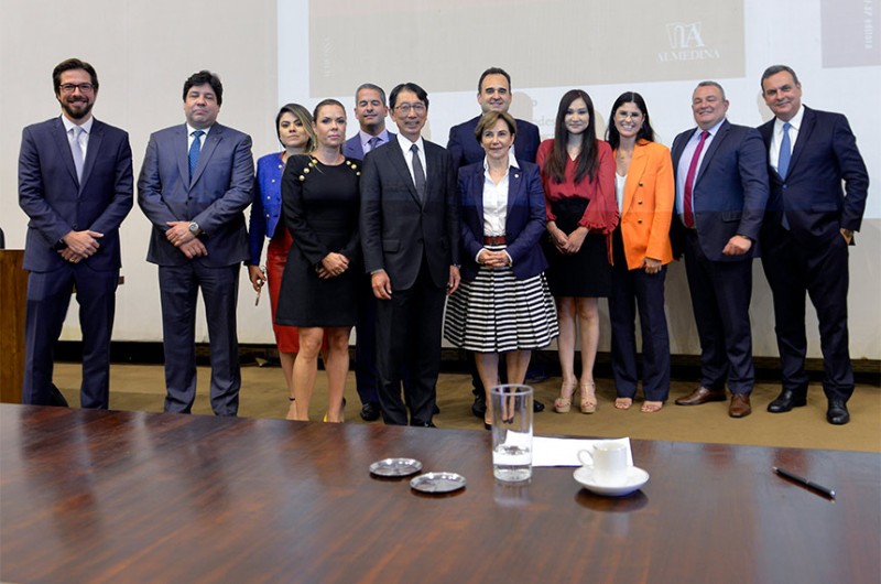 Coautores do livro e convidados durante a cerimônia de lançamento no Senado - Rodrigo Viana/Agência Senado