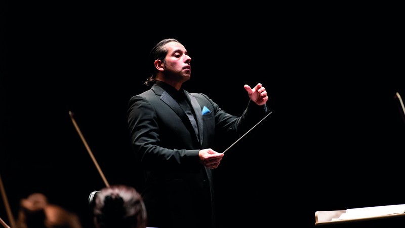 Maestro Christian Baldini, dos Estados Unidos, comanda a Ospa pela primeira vez - Foto: Sam Zeng