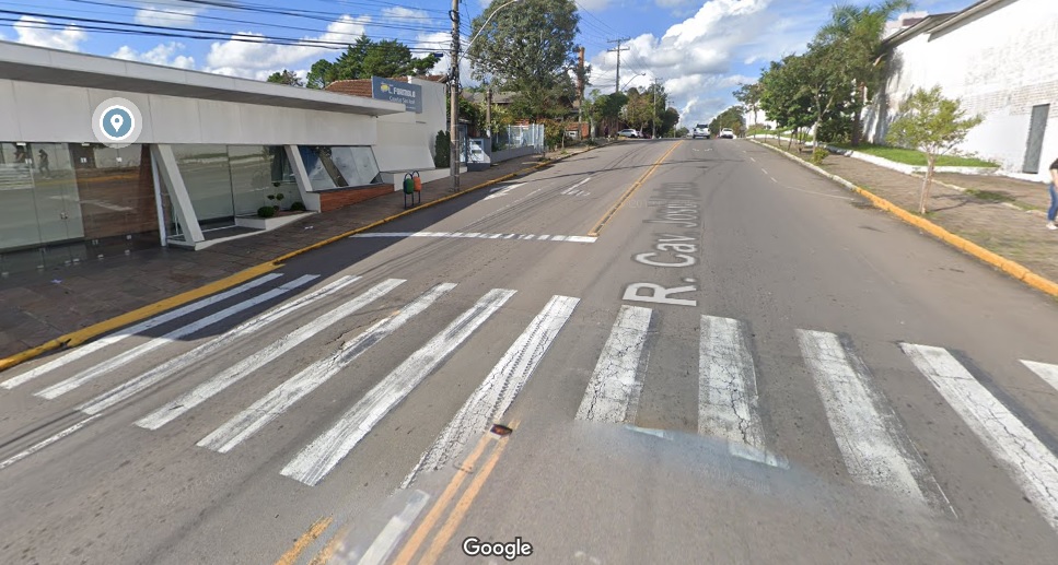 Obra no bairro Licorsul altera o trânsito na rua Cavalheiro José Farina