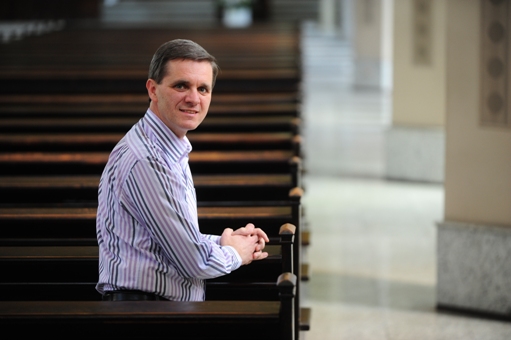 Golpistas conseguiram R$ 1,7 mil usando a imagem do frei no instagram. Conta já foi recuperada - Foto: Roni Rigon