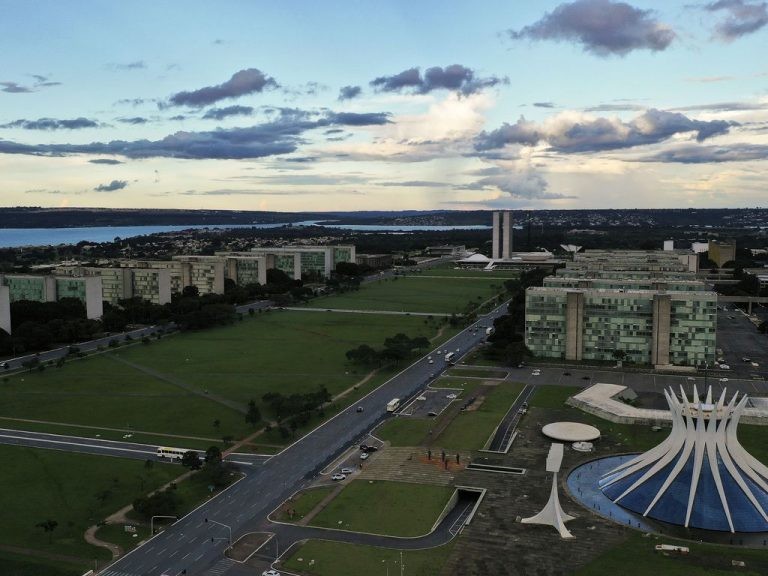 Esplanada dos Ministérios onde trabalham milhares de servidores - (Foto: Marcello Casal Jr/Agência Brasil)