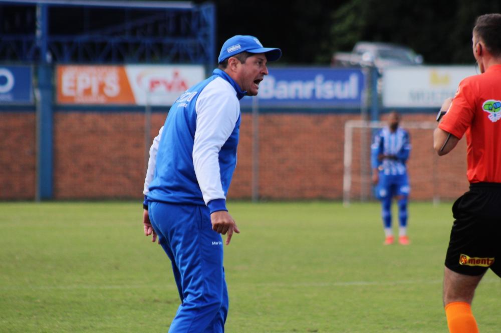 “Precisamos melhorar muita coisa”, avalia o técnico do Esportivo