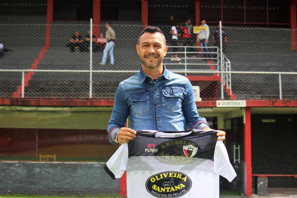“Os jogadores vão saber o peso que essa camisa tem para honrar a equipe da AGE
