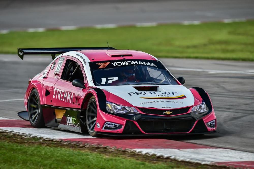 Com início de temporada promissor, piloto de Bento vence 1ª etapa do Gaúcho de Super Turismo