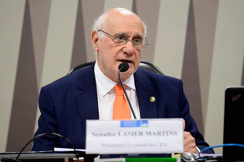 O senador Lasier Martins é autor de um projeto que prevê a correção de débitos trabalhistas pelo Índice Nacional de Preços ao Consumidor Amplo Especial (IPCA-E) - Pedro França/Agência Senado