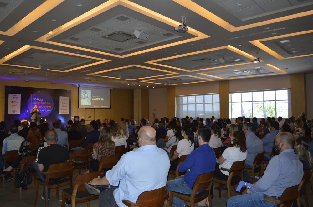 Registro do 1º Forum Fórum Comércio & Serviços em Transformação, realizado em 2021. Crédito: Leon Sanguiné/Exata Comunicação