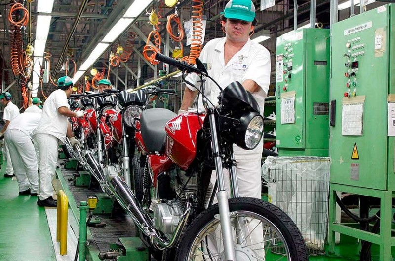 Projeto do senador Chico Rodrigues isenta de imposto motos de até 150 cilindradas - Agência Senado