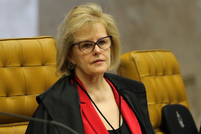 Ministra do STF dá 10 dias para presidente explicar indulto a Silveira