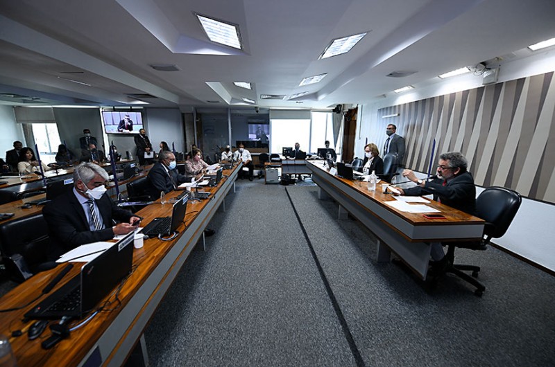 Senadores durante reunião da Comissão de Assuntos Sociais (CAS) nesta terça-feira - Edilson Rodrigues/Agência Senado