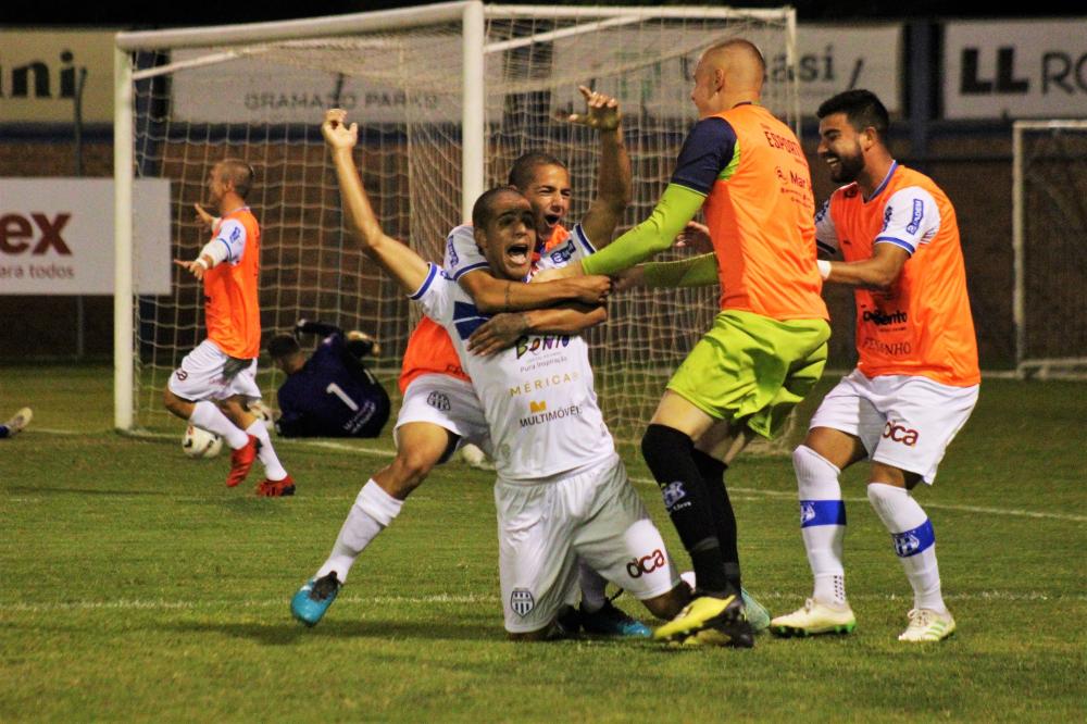 Padeiro e com “experiência” no amador: quem é o atacante Guilherme, um dos destaques do Esportivo