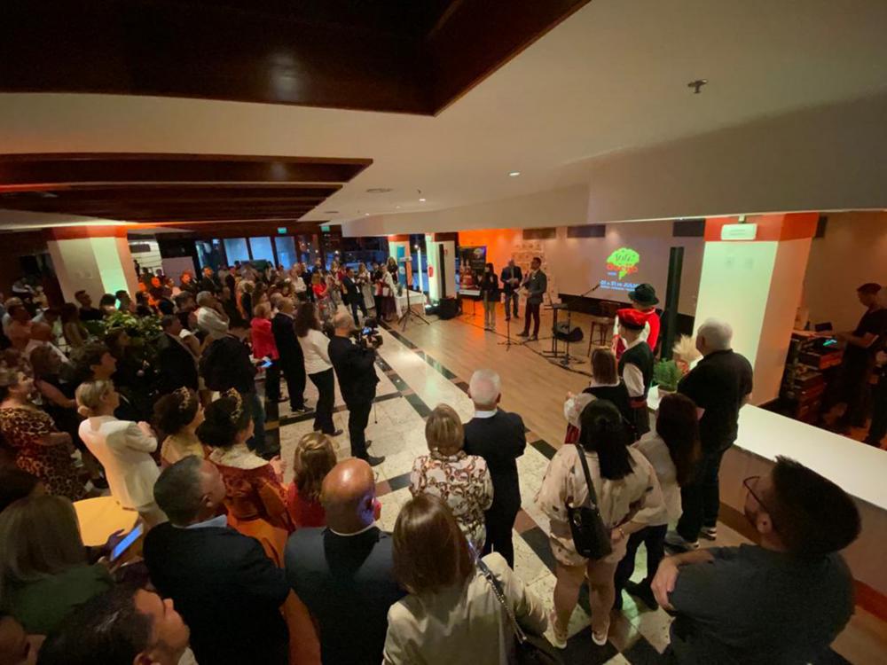 Lançamento reuniu autoriades no Foyer do Teatro Bourbon Country, em Porto AlegreFotos: Linkon Mollossi/Divulgação