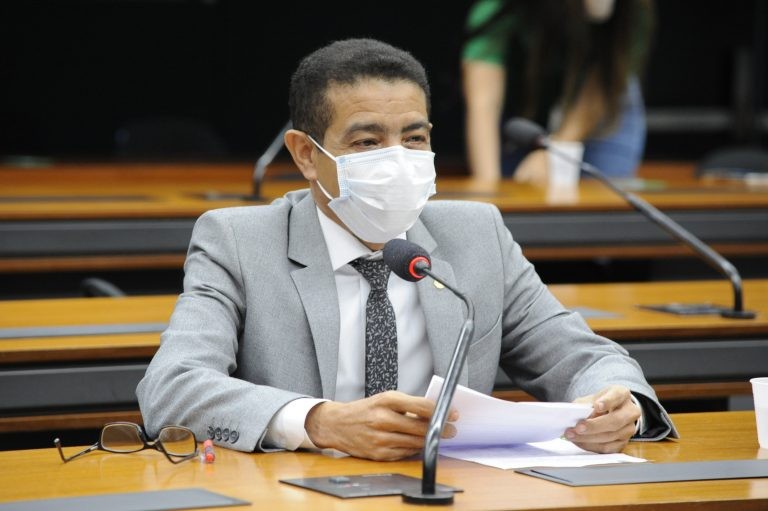 Deputado Pastor Gil, autor do projeto de lei - (Foto: Gustavo Sales/Câmara dos Deputados)