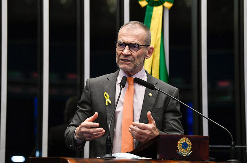 O senador Fabiano Contarato (PT-ES) foi delegado de Delitos de Trânsito e diretor-geral do Departamento de Trânsito do Espírito Santo - Roque de Sá/Agência Senado