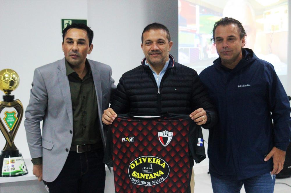 Pedro Iarley terá seu primeiro desafio como técnico de futebol na equipe do Garibaldi