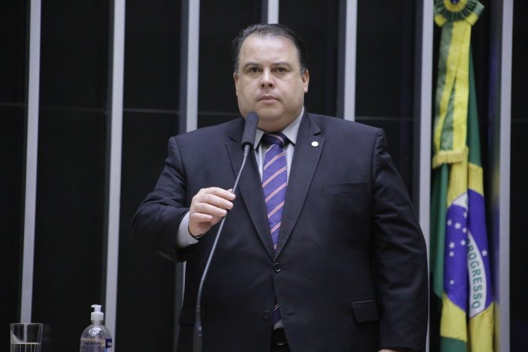 Julio Cesar Ribeiro apresentou substituvo ao texto - (Foto: Paulo Sérgio/Câmara dos Deputados)