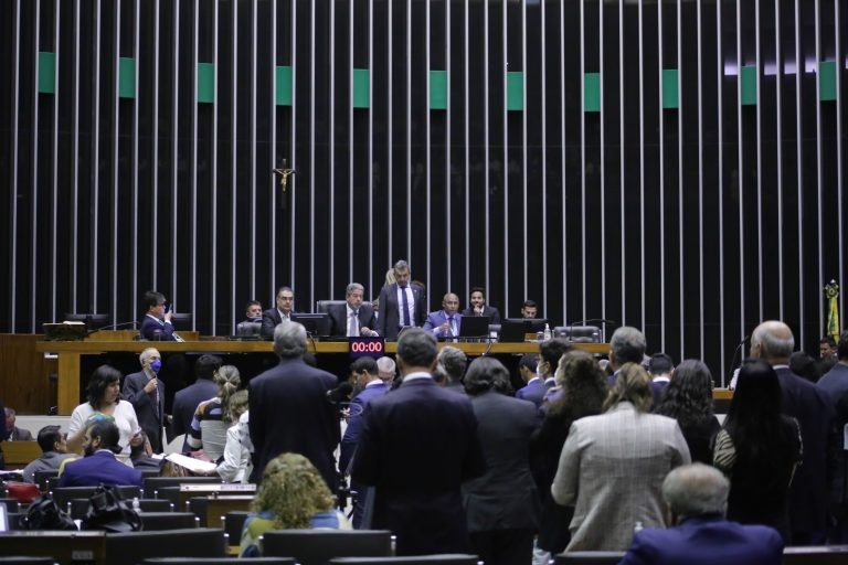Câmara pode votar nesta quinta-feira MP que prorroga incentivo a empresas de exportação