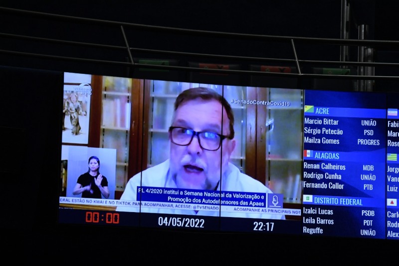 O senador Flávio Arns (Podemos-PR) destacou ação humanitária de diplomata - Agência Senado