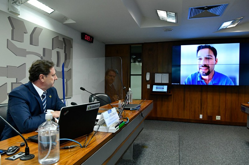 O presidente da comissão, Acir Gurgacz, e o relator, Rodrigo Cunha, na reunião desta quinta - Geraldo Magela/Agência Senado
