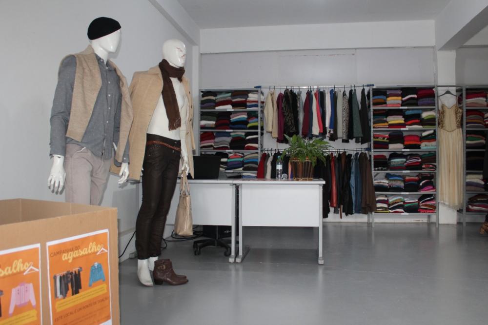 Bento passa a ter central de doações de roupas