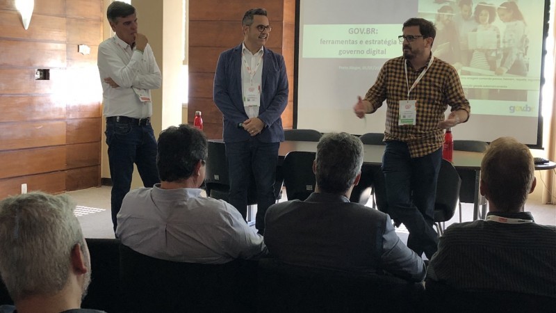 Secretário Gastal (D) lançou desafio para que Estados e DF consigam manter a capacidade de realização da transformação digital - Foto: Bianka Nieckel/Ascom EDP