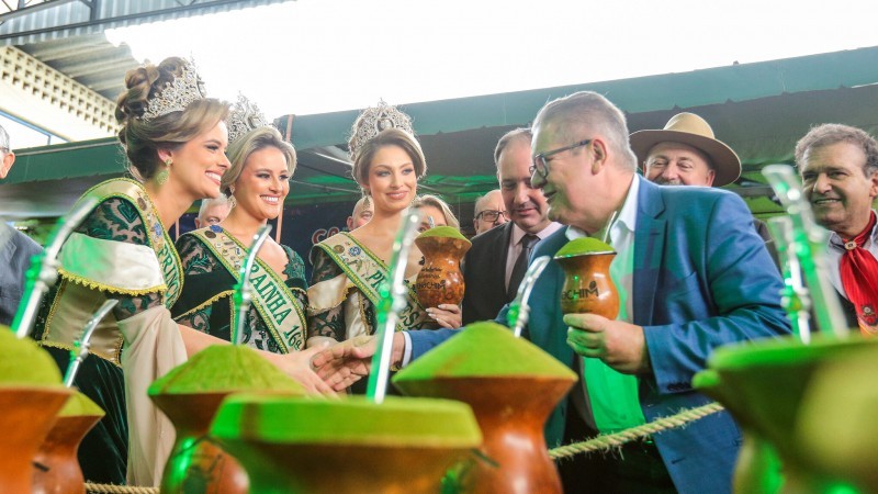 Governador Ranolfo foi à Fenachim para a instalação temporária do Executivo estadual no município - Foto: Gustavo Mansur / Palácio Piratini