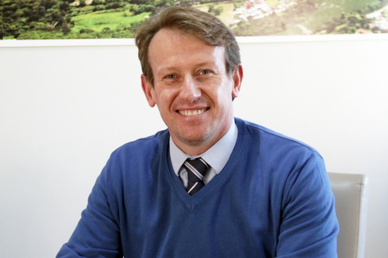 Alex Carniel retorna à prefeitura de Garibaldi, agora como secretário de Obras