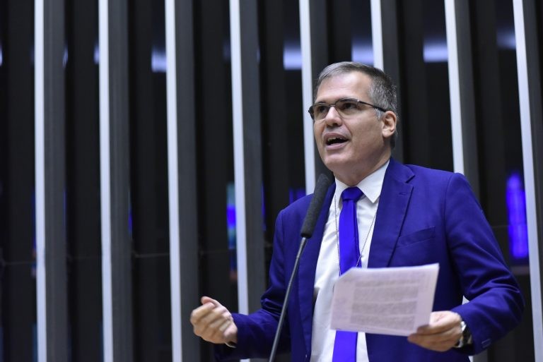 Antônio Furtado quer evitar o endividamento das famílias no início do ano - (Foto: Zeca Ribeiro/Câmara dos Deputados)