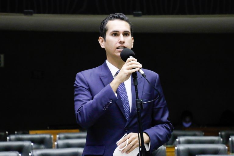 Domingos Neto: aumento de tarifas mostra um descompasso em relação à situação socioeconômica do País - (Foto: Marina Ramos/Câmara dos Deputados)