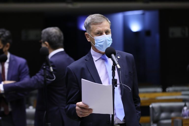 O autor da proposta, deputado Luizão Goulart - (Foto: Michel Jesus/Câmara dos Deputados)