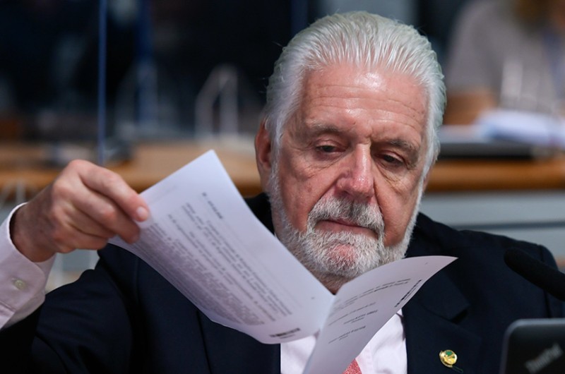 Para o relator, Jaques Wagner, adesão ao acordo é positiva, pois amplia liberdade de tráfego aéreo - Edilson Rodrigues/Agência Senado