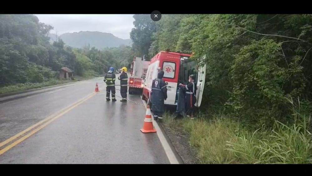 Ainda não se sabe a gravidade dos ferimentos do jovem. 