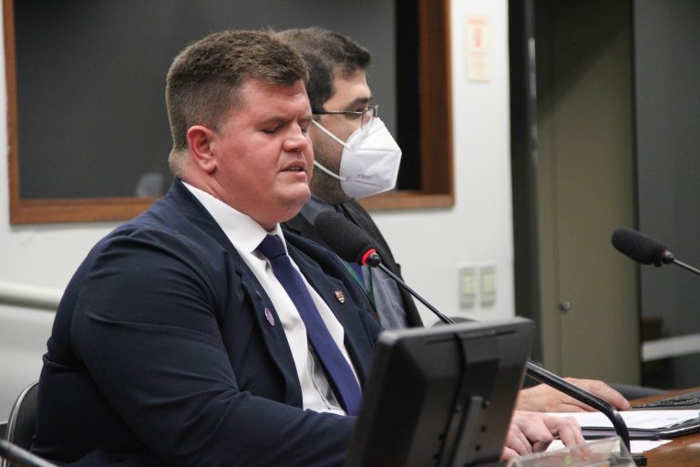 Felipe Rigoni: governo desrespeitou o trabalho da comissão ao editar MP - (Foto: Elaine Menke/Câmara dos Deputados)