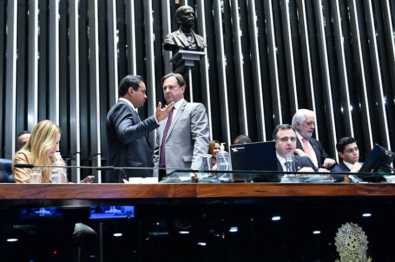 O presidente do Senado, Rodrigo Pacheco, pediu empenho dos colegas na votação de indicações de autoridades, que exige a presença física dos parlamentares no Plenário - Waldemir Barreto/Agência Senado