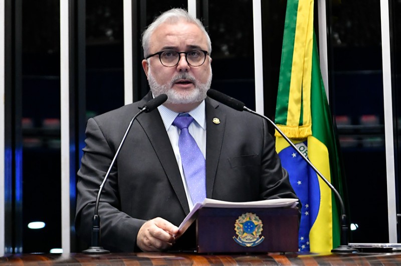 O senador Jean Paul Prates (PT-RN) disse que há uma grande confusão quanto à política setorial do petróleo e gás e de energia em geral - Waldemir Barreto/Agência Senado