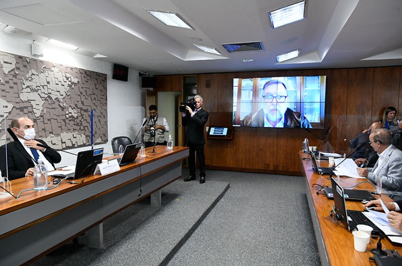 O relatório foi lido na Comissão de Educação pelo senador Flavio Arns (Podemos-PR). - Geraldo Magela/Agência Senado
