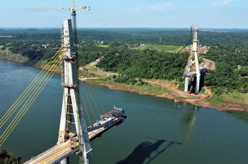 Em obras desde 2019, ponte sobre o Rio Paraná deve ser inaugurada neste ano - Divulgação/DER