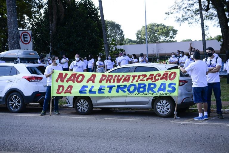 Trabalhadores do setor elétrico temem desemprego e precarização do setor - (Foto: Pedro França/Agência Senado)