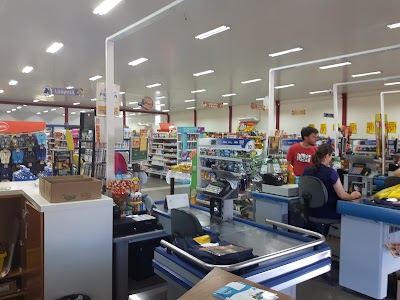 Bandidos armados assaltam supermercado em Farroupilha