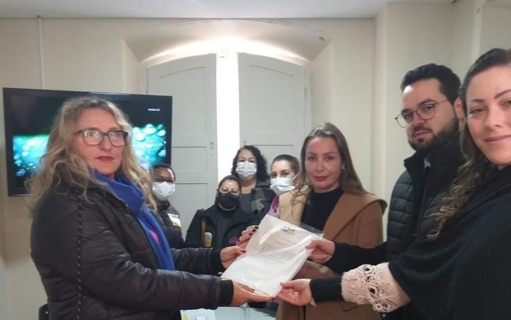 O Secretário de Administração afirmou que fará a entrega do documento e as demandas para o prefeito e após retornará ao Sindicato.