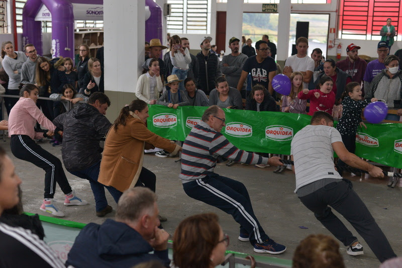 Moradores do distrito de Tuiuty participaram ativamente dos jogos na tarde do sábado, 14 - Fotos: Gilmar Gomes