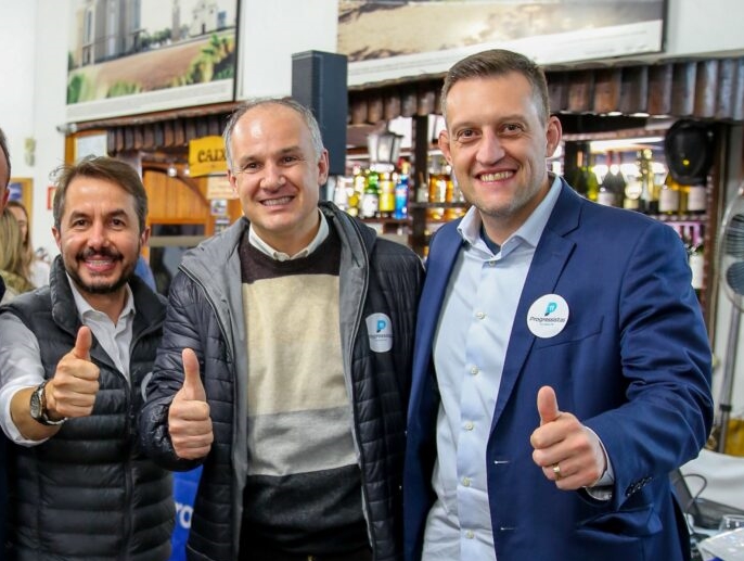 Deputado Sergio Turra (de barba) e Guilherme Pasin anunciaram dobradinha para as eleições gerais em outubro - Foto: Ari Junior/Divulgação
